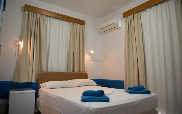 Le Village Hotel