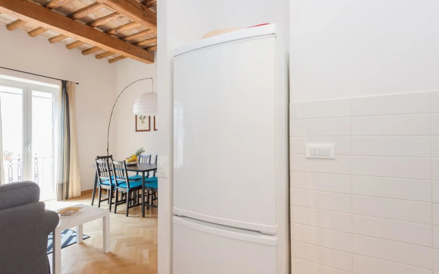 RSH Trevi Fountain Luxury Apartment