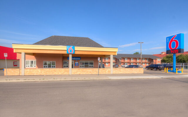 Motel 6 Lethbridge, AB