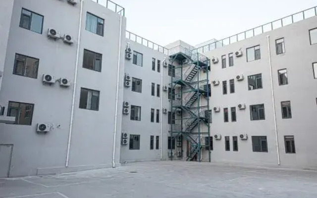 Kerry Manxin Hotel