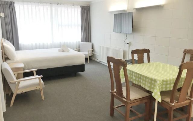 Thermal Oak Motel