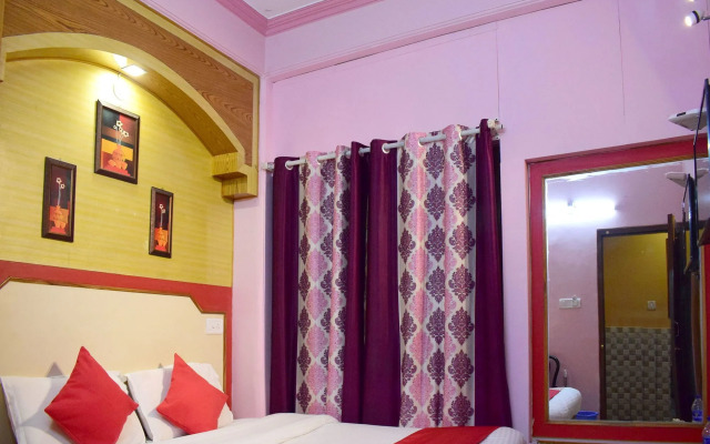 OYO Rooms Mall Road View