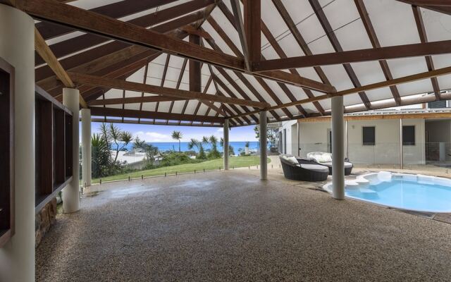 Beachy Coastal Retreat