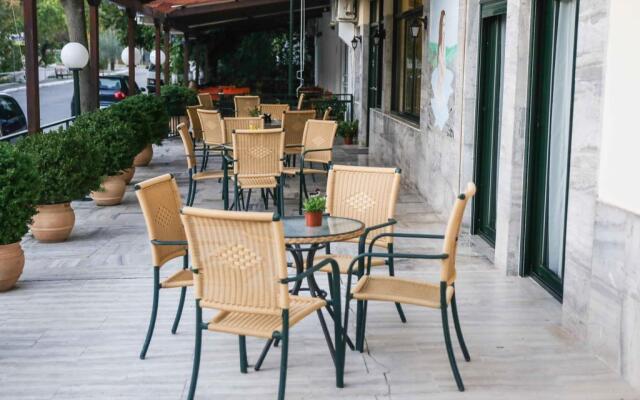 Hotel Anixis
