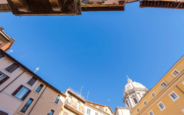 Piazza dei Satiri Apartments