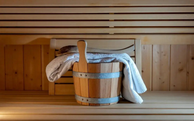 Post Residence Apartments 2B Sauna Summer Card