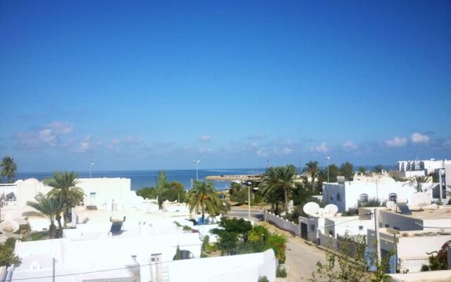 Cosy Apartment With one Room in Houmt Souk ,with Wonderful sea View, F