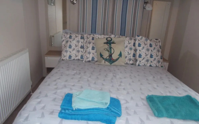 Stunning 3-bed Caravan in Abergele
