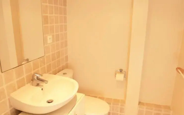 Spacious République 1 Bedroom (409)