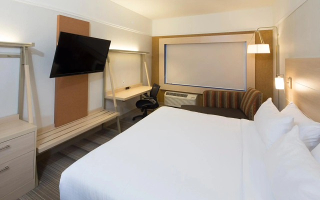 Holiday Inn Express & Suites Rochester Hill - Detroit Area by IHG