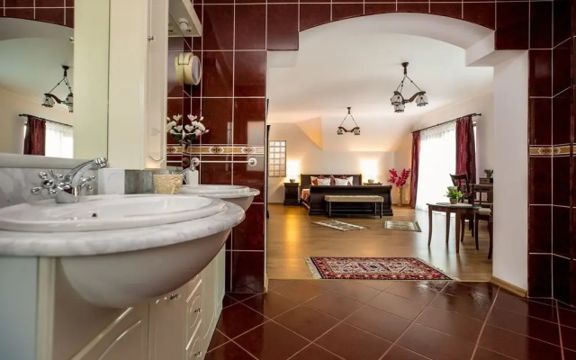 Flora Luxury House