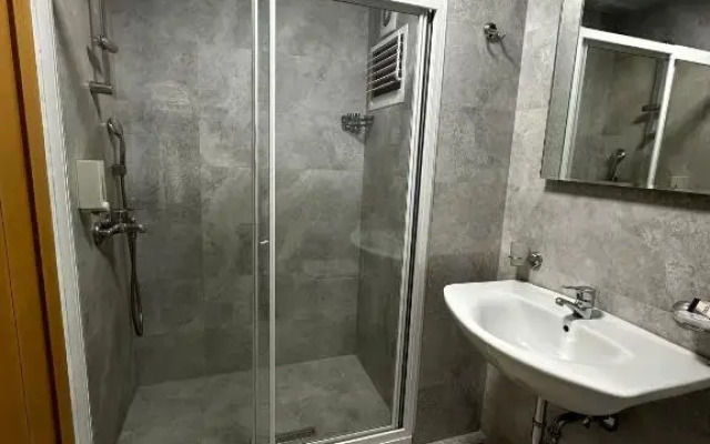 Gimat Otel