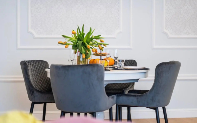 Main Square Apartments