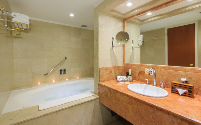 Hotel Torre Monserrate