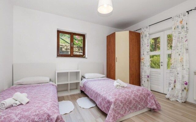 Awesome Home in Matulji with Hot Tub, WiFi & 2 Bedrooms