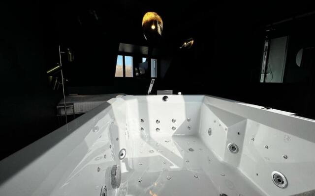 LA SUITE ISAHORA. Les Locations ISAHORA c'est aussi plusieurs appart' de Standing à 2 pas du Château d'Eu, des Falaises du Tréport, de MERS les Bains et Aux portes de la BAIE DE SOMME