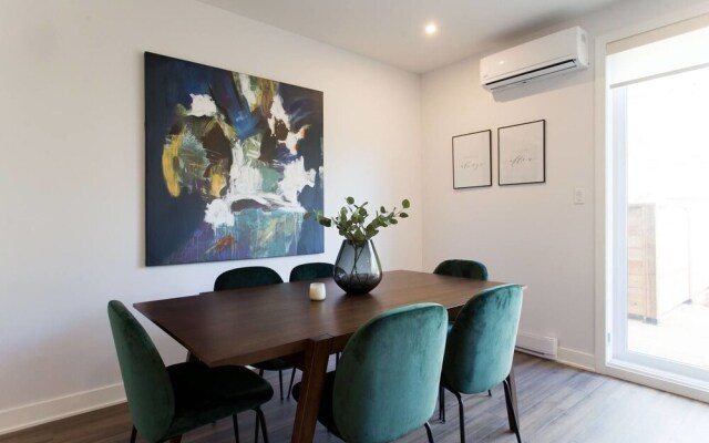 Brand New 3 Bedroom With Rooftop Patio