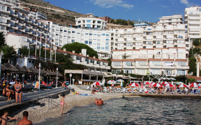 Bougainville Bay Hotel