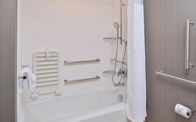 Courtyard by Marriott Kansas City Olathe