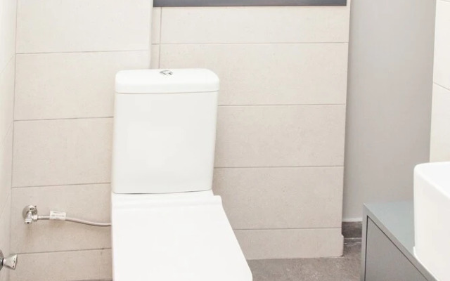 Central Brand New Studio Across Metro -F