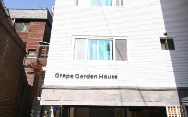 Grape Garden House - Hostel