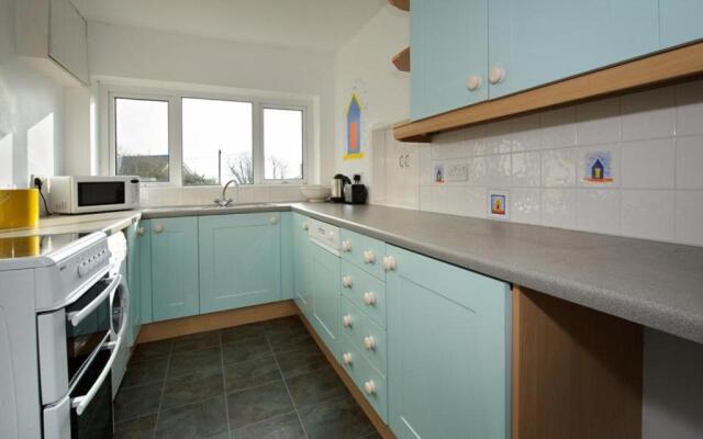 10 Llwyn Onn Beach Hut