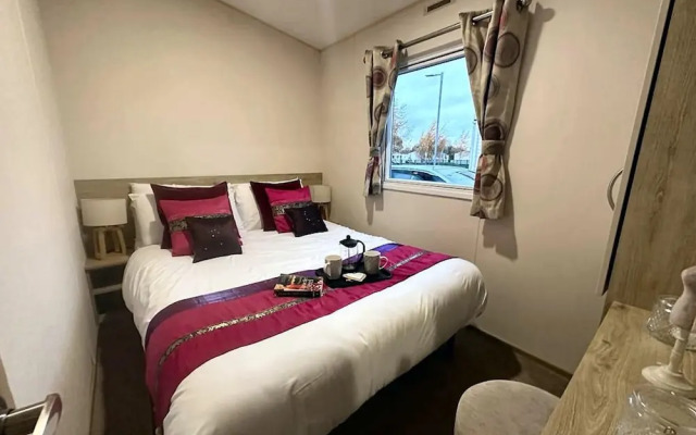 Forget-me-not Stays Holiday Caravan- 3 Bedrooms