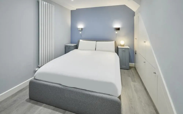 Host Stay Harrow Bothy