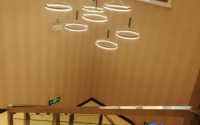 Wuchang Zunxuan Business Hotel
