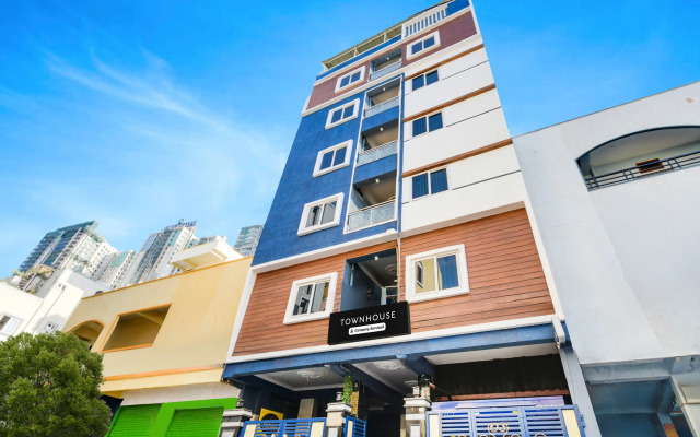 Super Townhouse Hitech City Near Yashoda Hospital