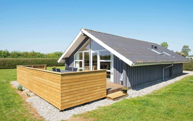 6 Person Holiday Home in Juelsminde