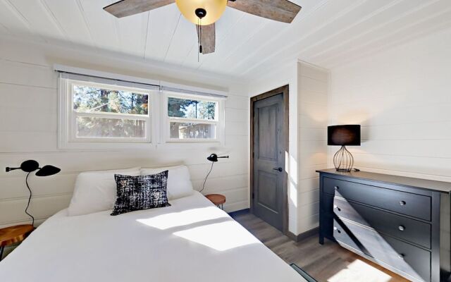 4093 Manzanita Ave Cabin Unit 5