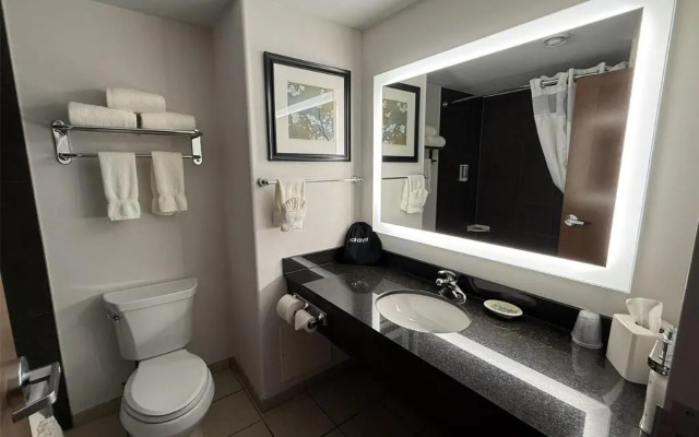 Hotel Dawson Creek, SureStay Collection by Best Western