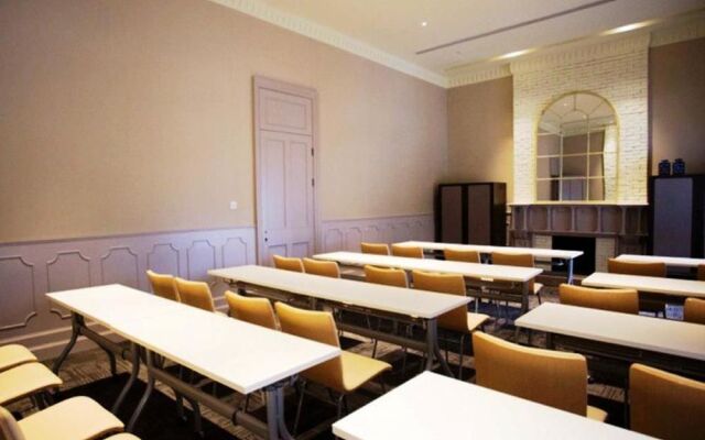 Ji Hotel (Tianjin Train Station Jinwan Square)