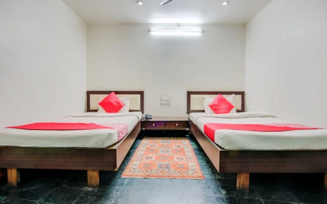 Sekhar's Rest House By OYO Rooms
