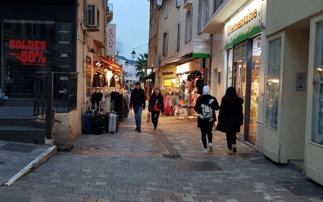 Lady's Joffre Appart Chato