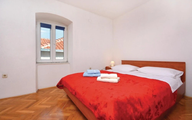 Awesome Home in Grohote With Wifi and 4 Bedrooms