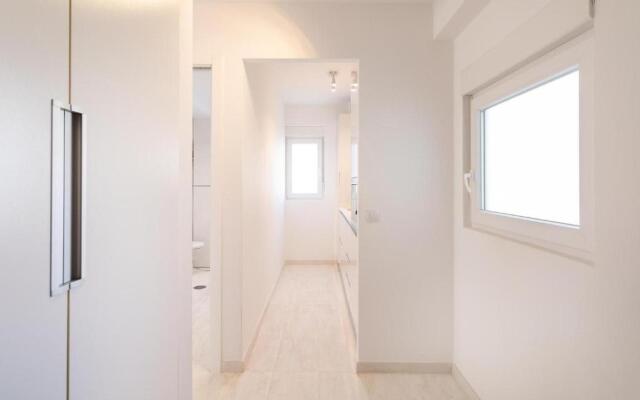 Very nice and modern studio front of the beach