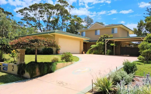 Pelican Beach House 2 Macleay Street