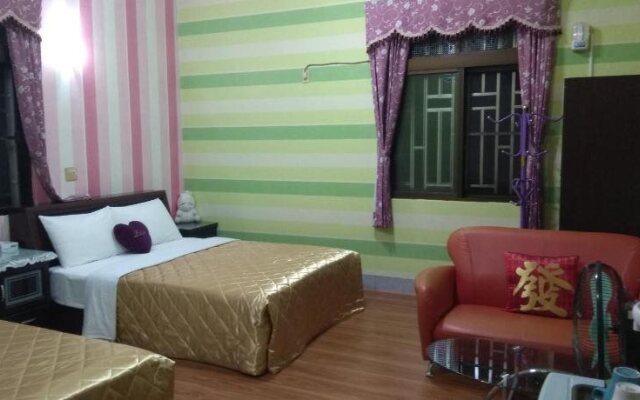 Reny Lake Warm Hostel