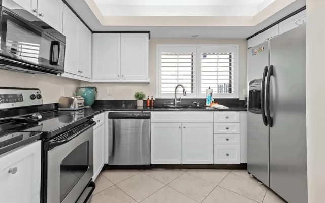 Shipwatch Surf & Yacht Club D502