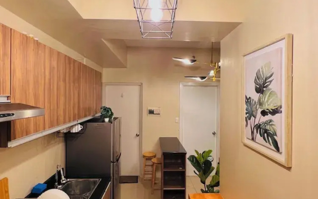 Hubomoto Avida Suites