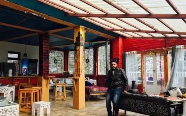 Sashas Hotel