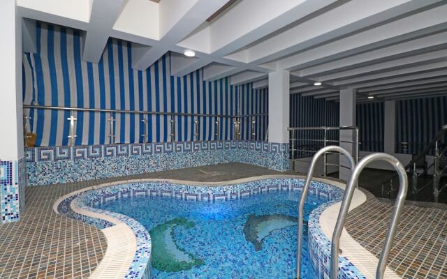 OYO 23416 Maharaja Hotel