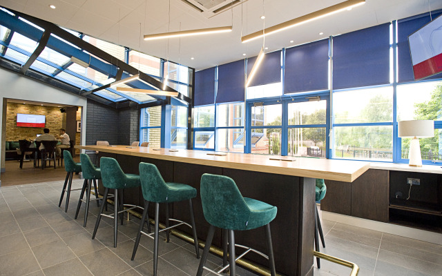 Sandman Signature London Gatwick Hotel