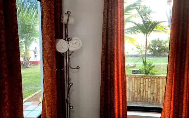 Lake n River Resort  Munroe Island
