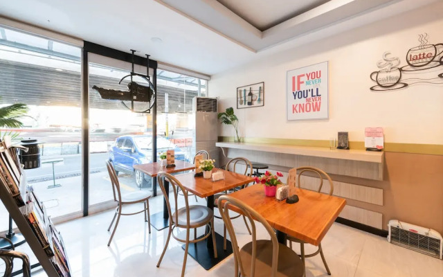 OYO 171 Amore Hotel