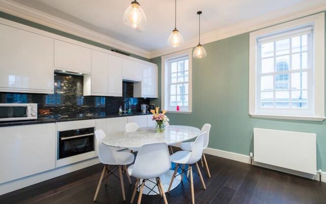 Elegant 2 bed Flat Close to Kensington Gardens!