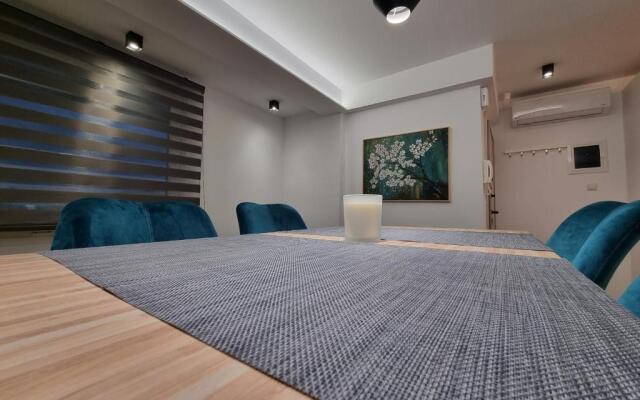 Larisa Hospitality I - Roof Top apartment