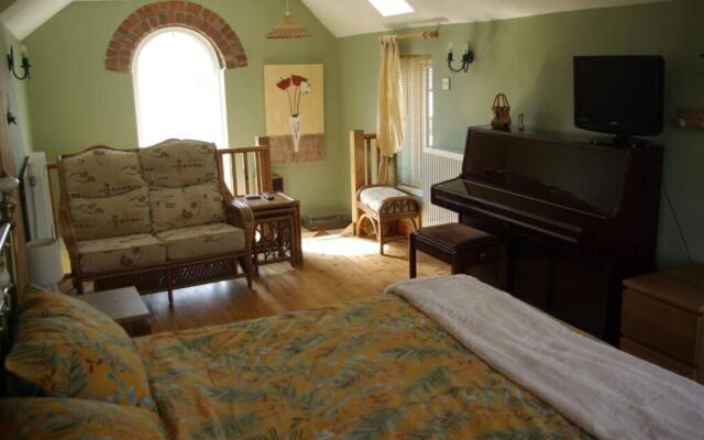 Rural retreat, central location, close to beaches